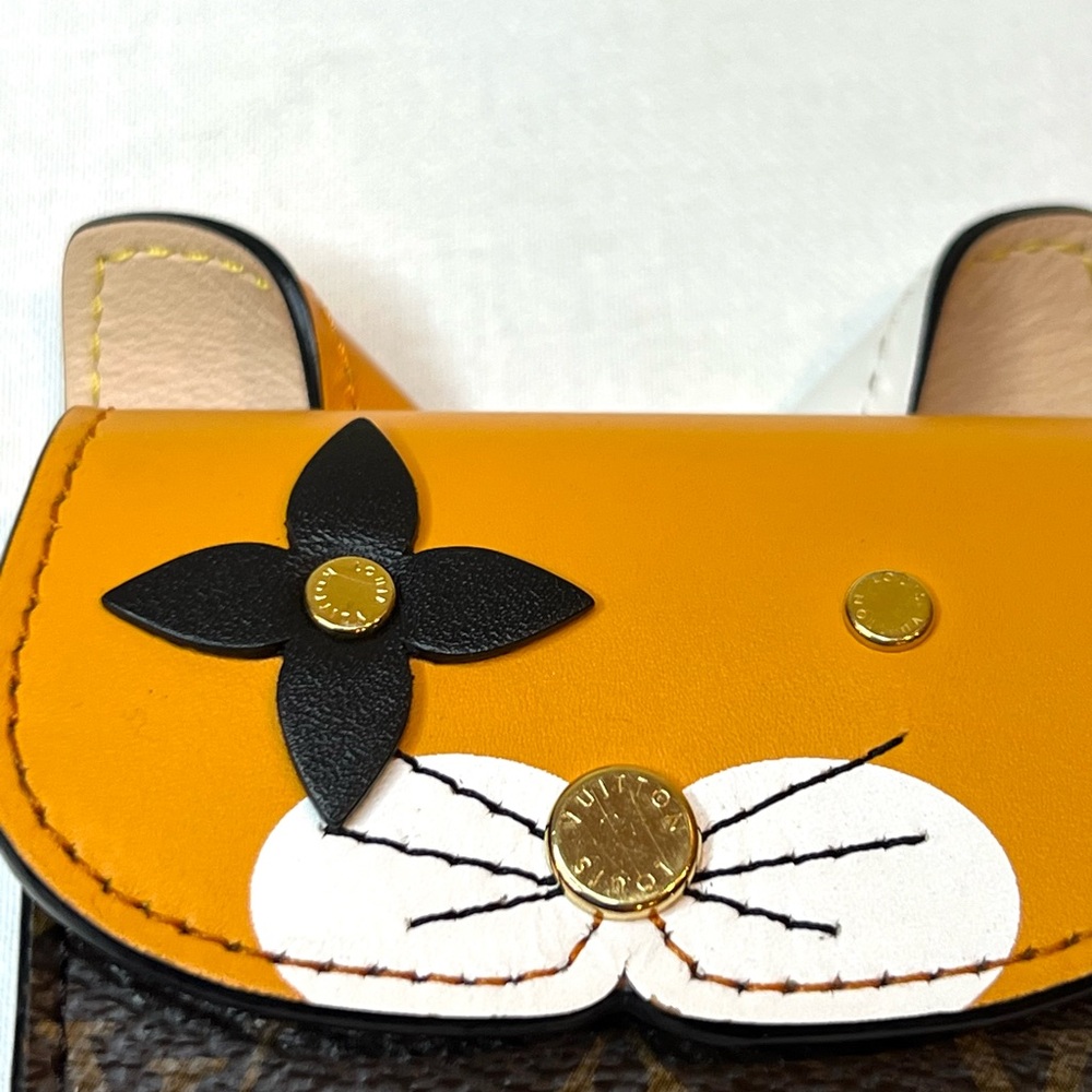 Louis Vuitton Monogram Orange and Black Cat EarPods Case - Picture 10 of 13